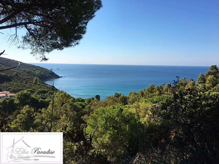 Appartamento trilocale in vendita in Via Fonza, Campo NellElba