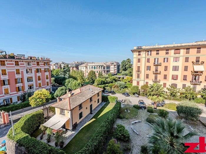 Appartamento con 6 locali in vendita in San Nazaro, Genova