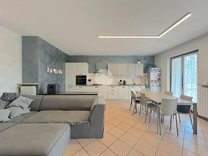 Appartamento quadrilocale in vendita in Via Giovanni dalle Case, Castel D'Azzano