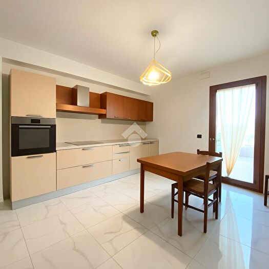 Casa con 5 locali in vendita in Via Monte Grappa, Albignasego