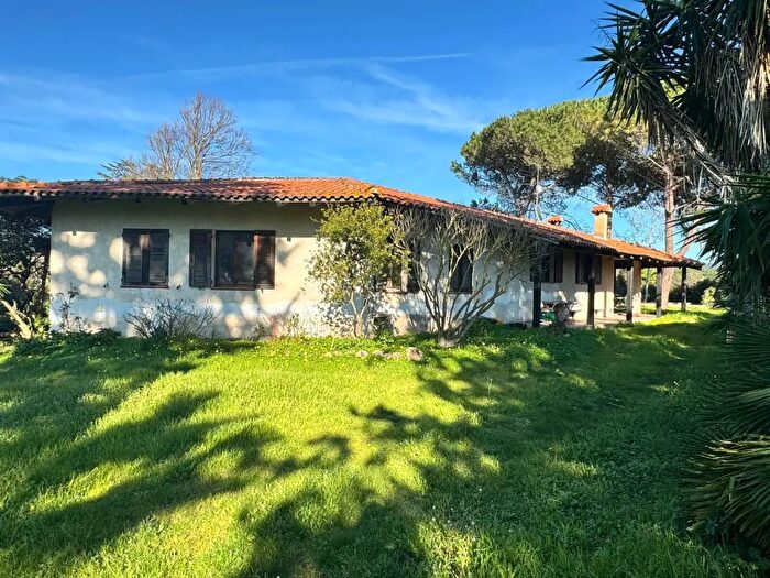 Casa con 8 locali in vendita in Alghero