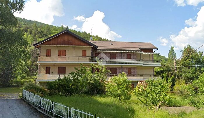 Appartamento trilocale in vendita in Via Villaggio Edelweiss, Gravere