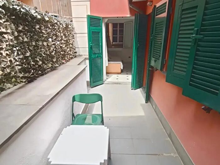 Appartamento trilocale in vendita in Via Costaguta, Chiavari