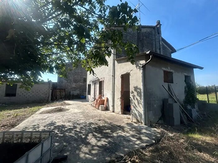 Casa con 8 locali in vendita in Via Co De Vanni, Rivarolo Del Re Ed Uniti