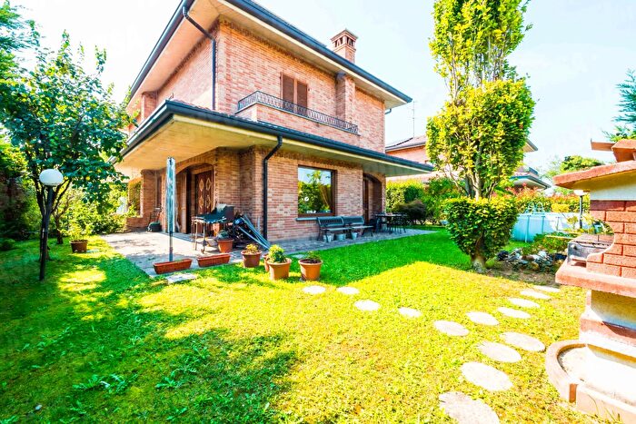 Casa con 5 locali in vendita in Via Giovanni Cimabue, Lentate Sul Seveso