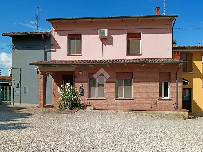Appartamento trilocale in vendita in Via del Teatro, Molinella