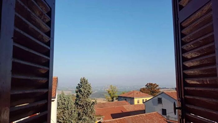 Casa con 12 locali in vendita in Lu e Cuccaro Monferrato