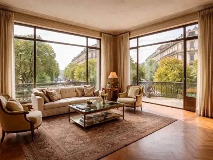 Appartamento con 5 locali in vendita in Milano