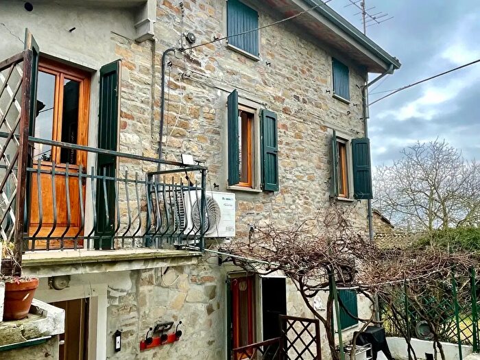 Casa con 5 locali in vendita in Via della Pieve, Tizzano Val Parma