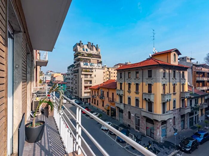 Appartamento con 5 locali in vendita in Milano