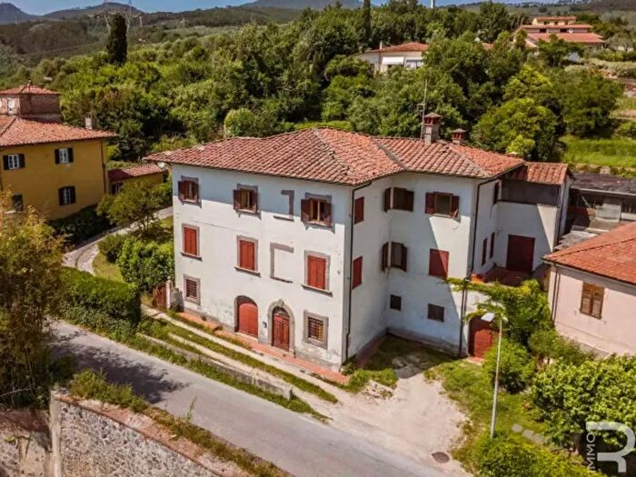 Casa con 6 locali in vendita in Gli Scassi, Vicopisano
