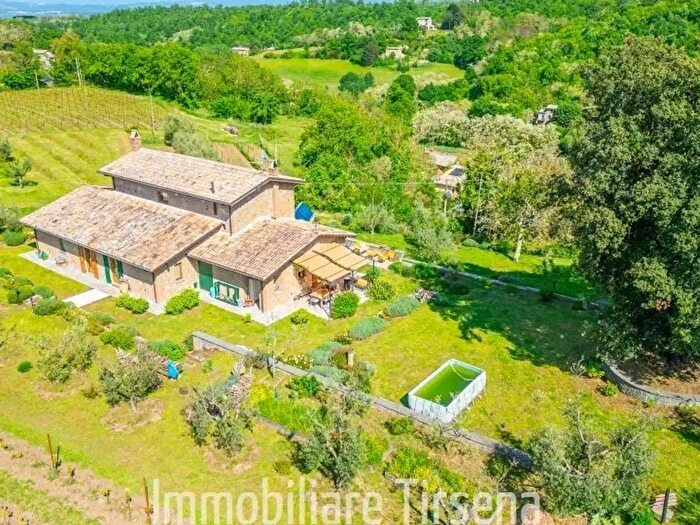 Casa con 7 locali in vendita in Orvieto
