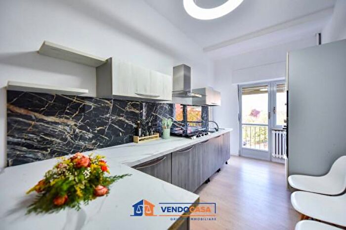 Appartamento con 5 locali in vendita in Via Castelgomberto, Torino