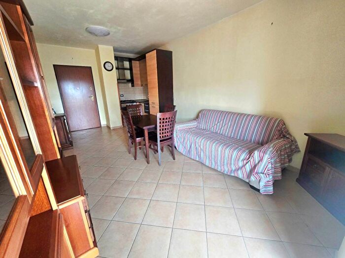 Appartamento trilocale in affitto in Via Venezia, Fiano Romano