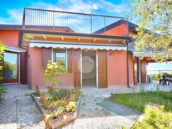 Casa con 8 locali in vendita in Str Torcolo, Cavaion Veronese