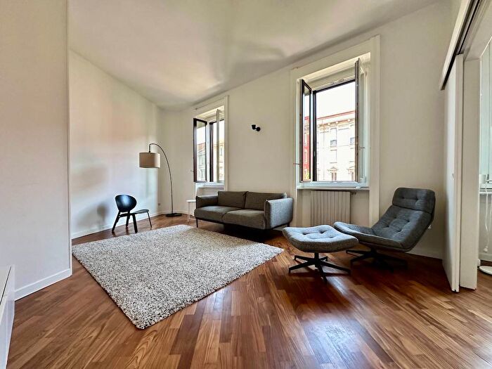 Appartamento quadrilocale in affitto in Via Piacenza, Porta Romana Medaglie dOro, Milano