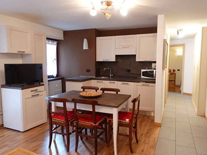 Appartamento trilocale in affitto in Via Regionale, Centro, Courmayeur