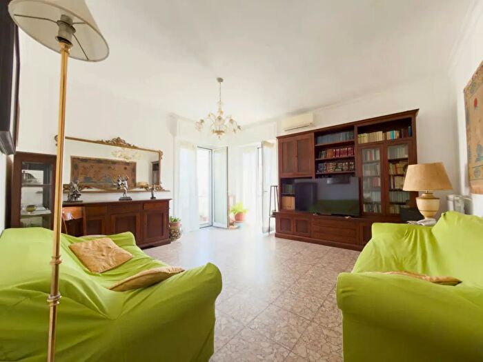 Appartamento quadrilocale in vendita in Via Giovanni Capurro, Napoli