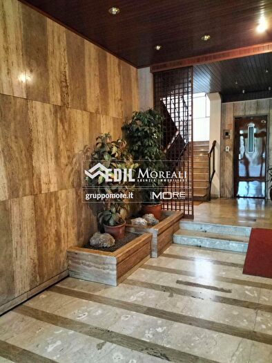 Appartamento con 5 locali in vendita in Modena