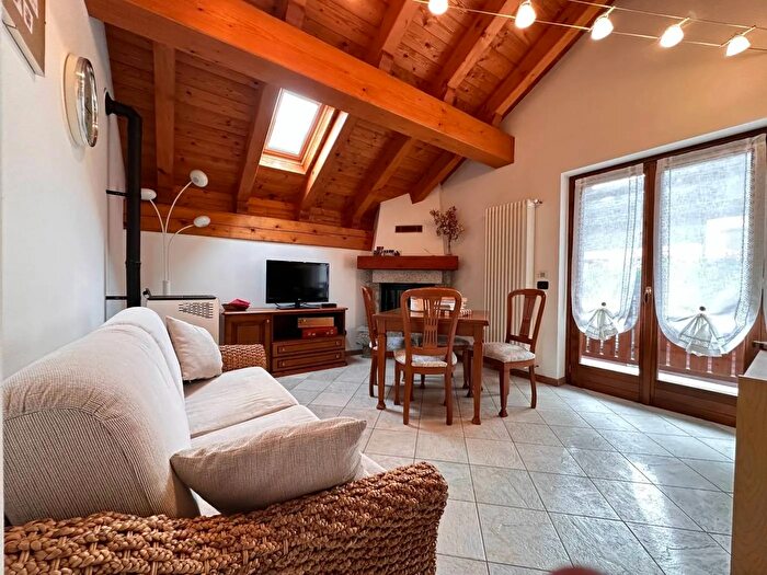 Casa trilocale in vendita in Vicolo della Posa Campertogno, Campertogno