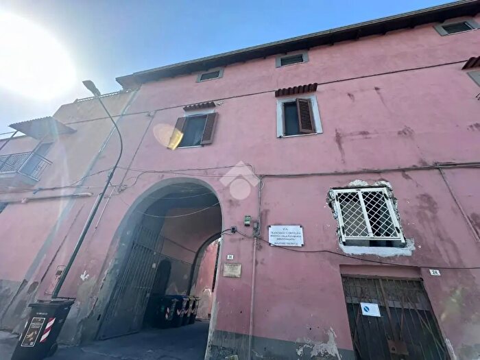 Appartamento trilocale in vendita in Via Francesco Compagna, Napoli
