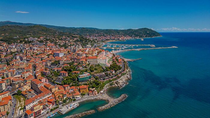 Appartamento trilocale in vendita in Via Giuseppe Mazzini, Imperia