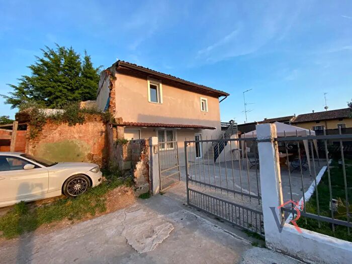 Casa quadrilocale in vendita in Via San Martino, Verolanuova