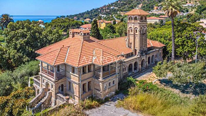 Casa con 15 locali in vendita in Ventimiglia