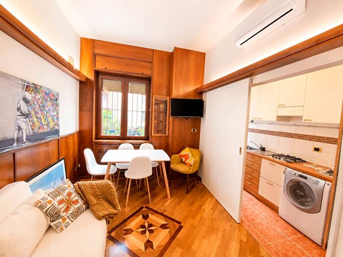 Appartamento trilocale in affitto in Solari, Milano