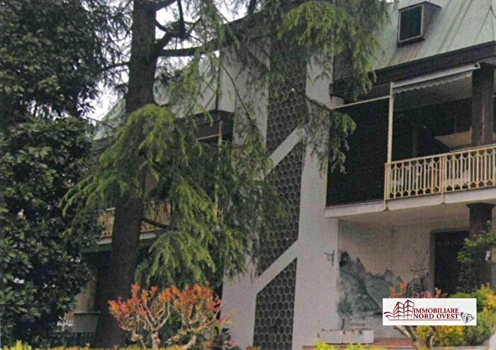 Casa con 20 locali in vendita in Via Molise Snc, Pioltello