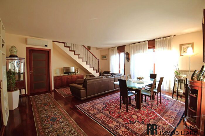 Appartamento bilocale in vendita in Via Lucania, Verona