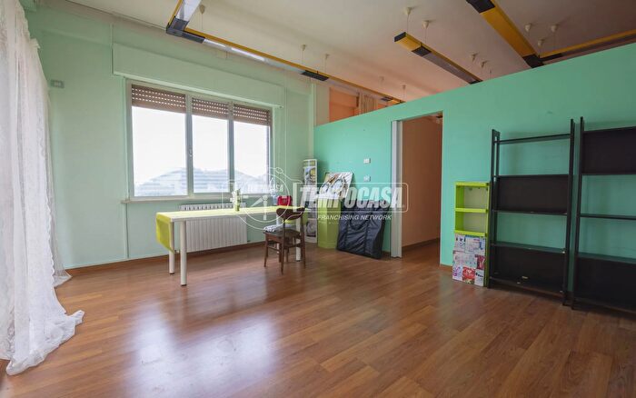 Appartamento bilocale in vendita in Viale Regina Margherita, Potenza Picena