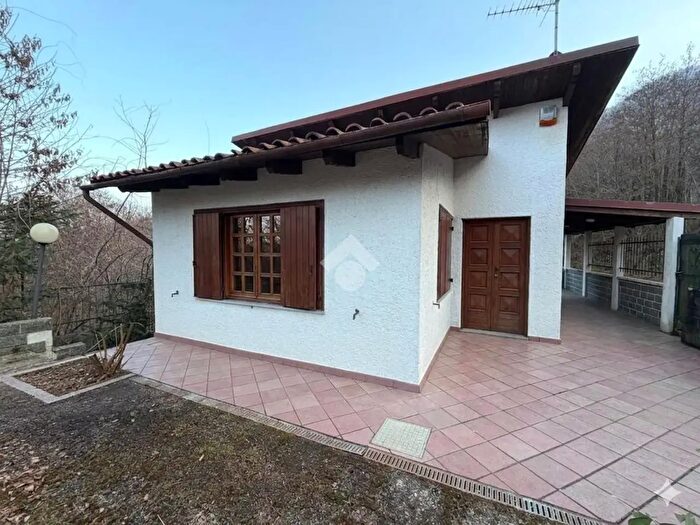 Casa bilocale in vendita in Strada del Ciom, Cumiana