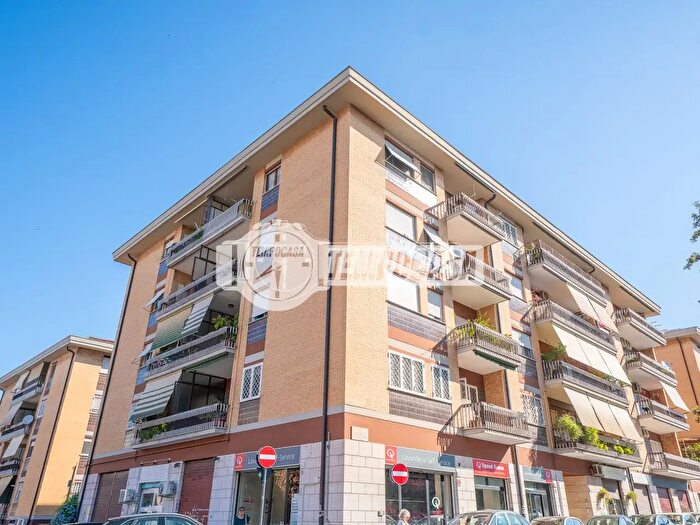 Appartamento trilocale in vendita in Via Adeodato Matricardi, Roma