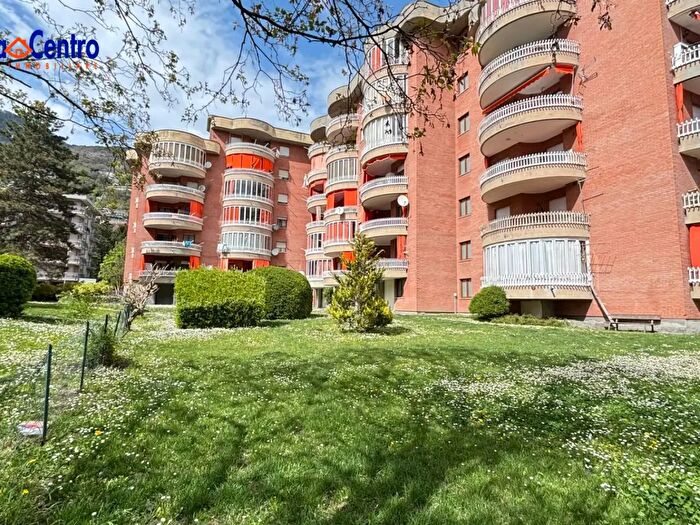 Appartamento quadrilocale in vendita in Via Volontari del Sangue, Aosta