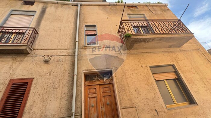 Appartamento con 5 locali in vendita in Via Puccini, Caltavuturo