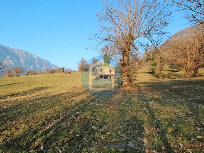 Casa in vendita in Via Tadini, Gianico