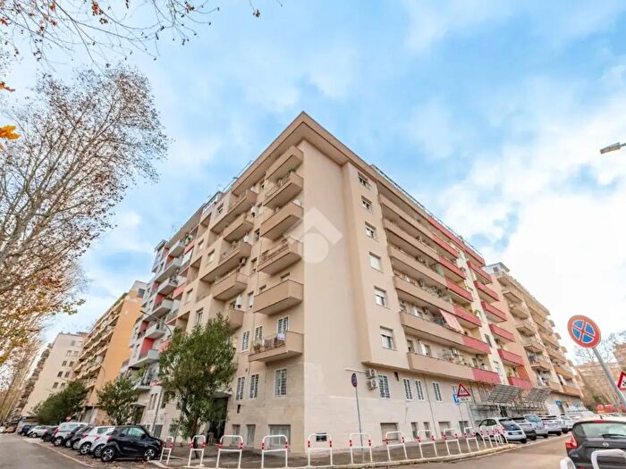 Appartamento bilocale in vendita in Via dei Campi Flegrei, Roma