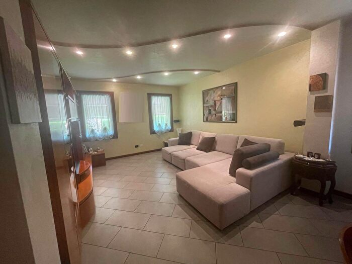 Casa con 7 locali in vendita in Venezia