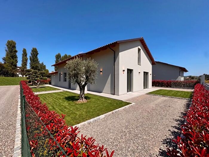 Casa con 5 locali in vendita in Sant' Antonio, Magliano Alfieri