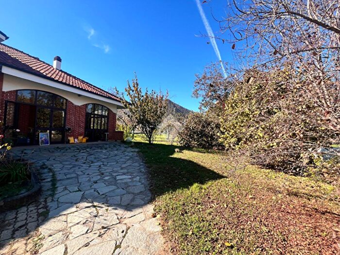 Casa con 9 locali in vendita in Via della Fontana, Sangano