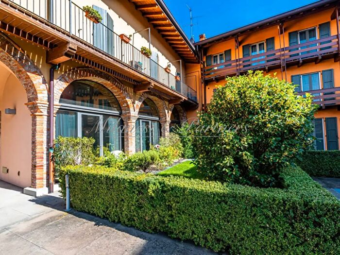 Appartamento trilocale in vendita in Via Carlo Alberto, Bergamo