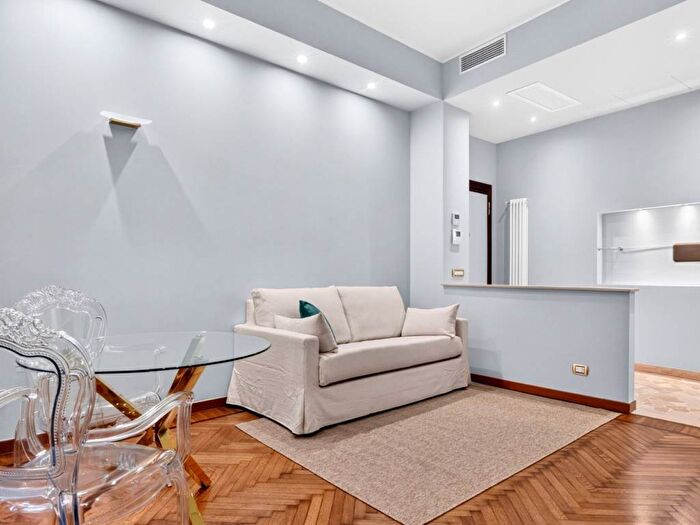 Appartamento bilocale in affitto in Via Carroccio, Corso Genova, Milano