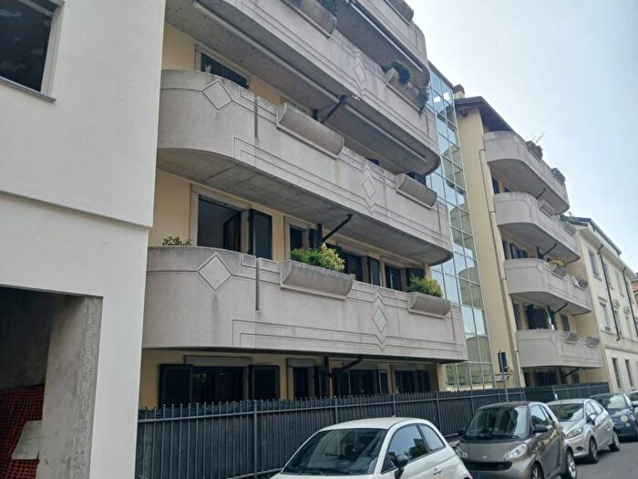Appartamento bilocale in affitto in Via Amatore Sciesa, Stazione, Seregno