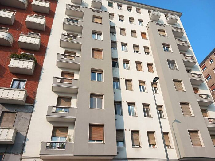 Appartamento trilocale in affitto in Via Edoardo Bassini, Città Studi, Milano