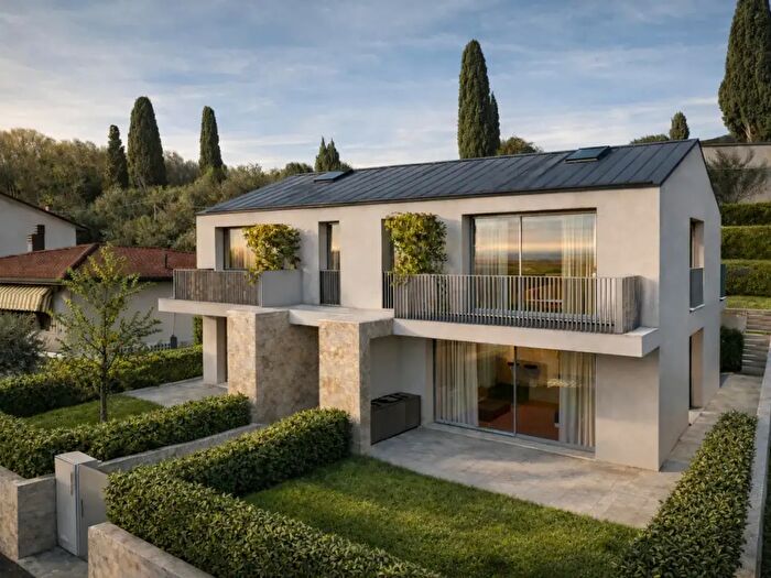 Casa quadrilocale in vendita in Via Colbacchini, Bassano Del Grappa