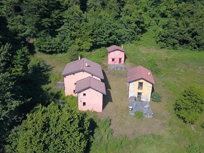 Casa con 10 locali in vendita in Bragno, Cairo Montenotte