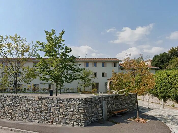 Appartamento trilocale in vendita in Via Leonardo da Vinci, Erba
