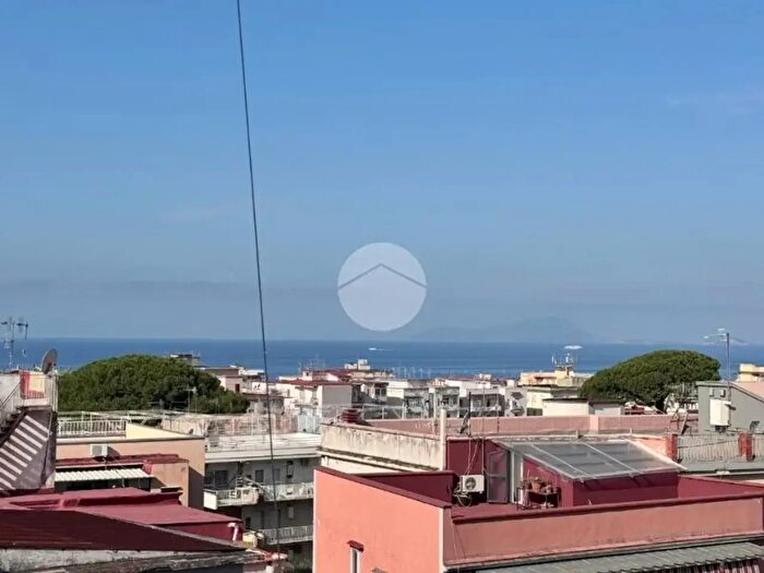 Appartamento quadrilocale in vendita in Via Beneduce, Torre Del Greco