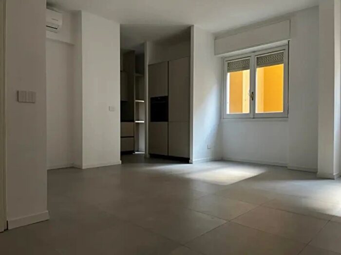 Appartamento trilocale in affitto in Via Meloria, Milano